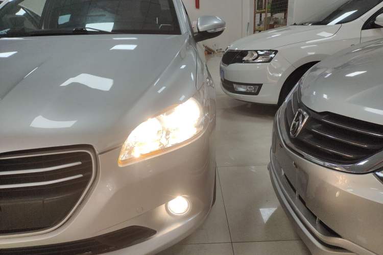 Used Peugeot 301 2014 1.6L Manual Comfort Edition Left Front Headlight