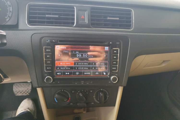 Used Skoda Rapid 2015 1.6L Automatic Smart Selection Model