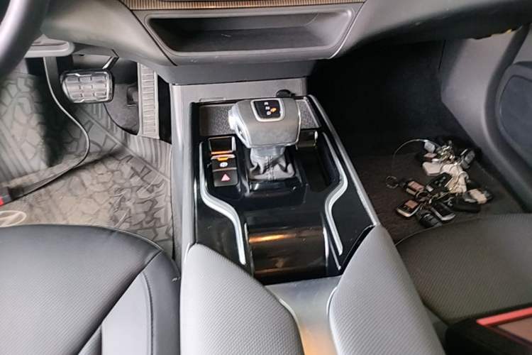 Used Hongqi E-QM5 2022 431 km Charge & Enjoy Edition