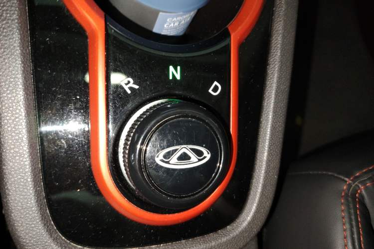 Used Chery New Energy Little Ant 2022 Revised Version Sweet Pink Edition Half-Sugar Version Lithium Iron Phosphate 30.7 kWh 30 kW 301 km