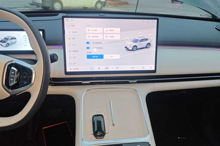 Used Geely Galaxy Xingjian 7 EM-i 2025 120km Flagship Edition
