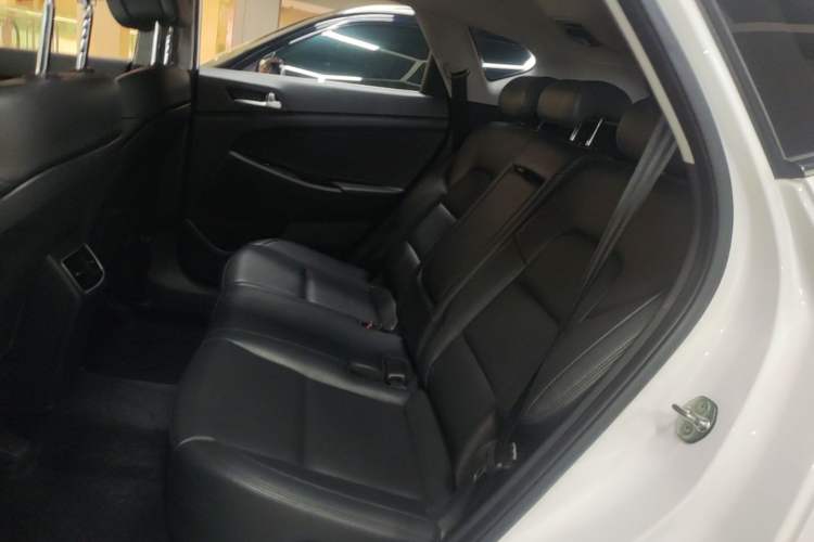 Used Hyundai Tucson 2015 1.6T Dual-Clutch Two-Wheel-Drive Smart Model
