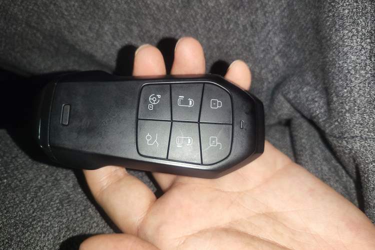 Used XPeng X9 2025 740 Ultra-Long Range Max