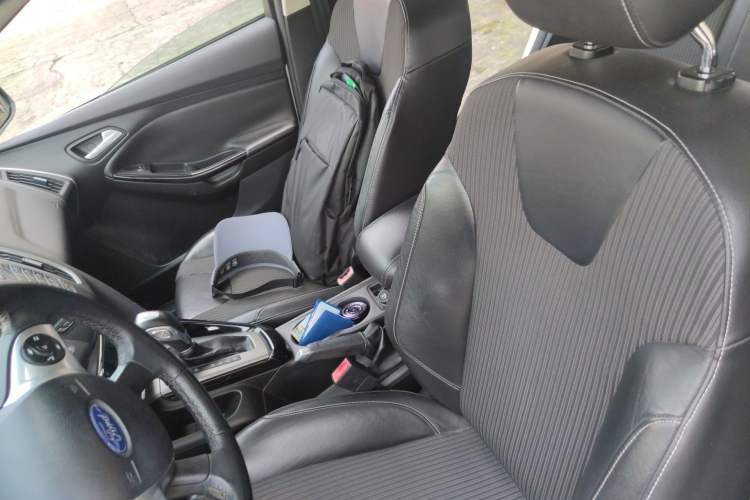 Used Ford Focus 2012 Hatchback 1.6L Automatic Fashion Edition
