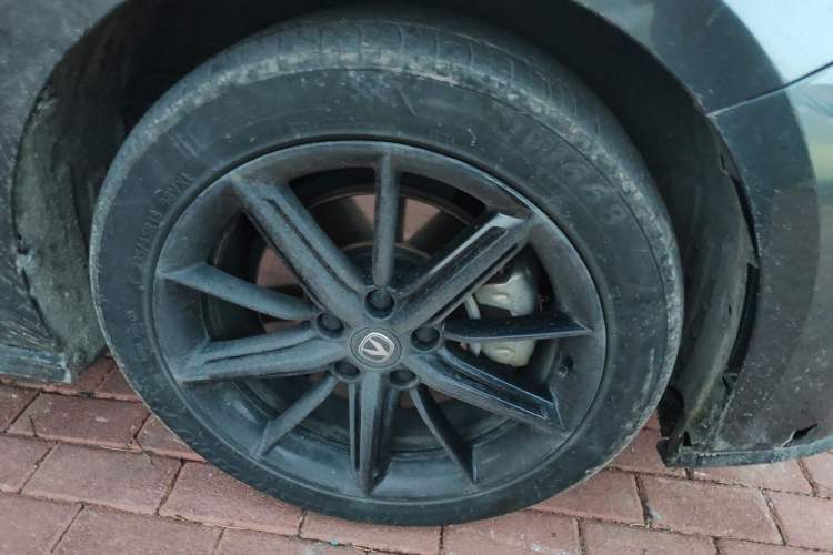 Used CHANGAN UNI-V iDD 2023 ZhiDian iDD 1.5T 113km Smart & Fun Version Right Front Wheel Hub