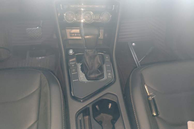 Used Volkswagen Tiguan L 2018 330TSI Automatic Two-Wheel Drive Luxury Edition