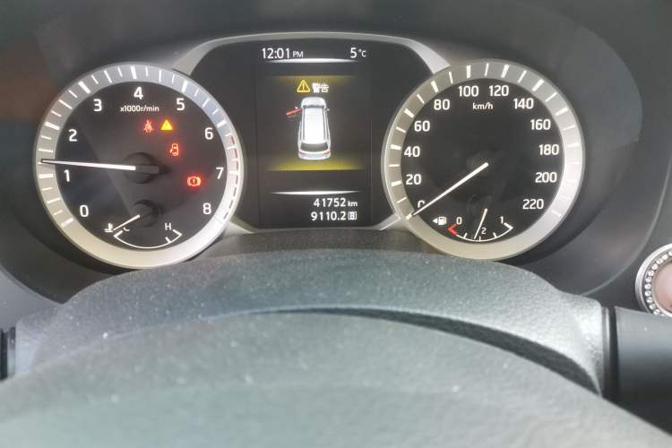 Used Nissan Terra 2020 2.5L XE Manual Two-Wheel-Drive Elite Edition