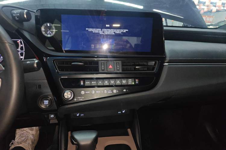 Used Lexus ES 2023 200 Excellence Edition