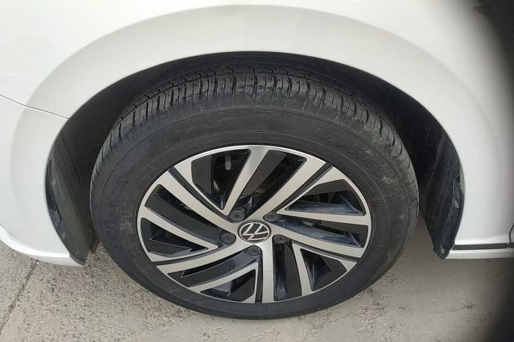 Used Volkswagen Lavida 2023 1.5L Automatic 5 Million Edition Left Front Wheel Hub