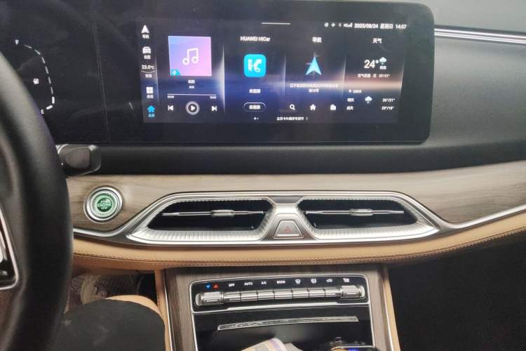 Used Landian E5 2023 1.5L DE-i 110KM Flagship 7-Seater
