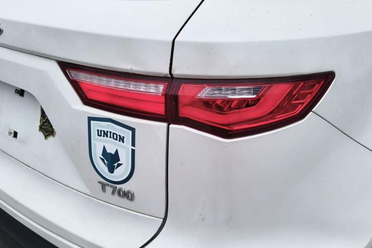 Used Zotye T700 2017 1.8T Dual-Clutch Prestige Model Right Rear Taillight