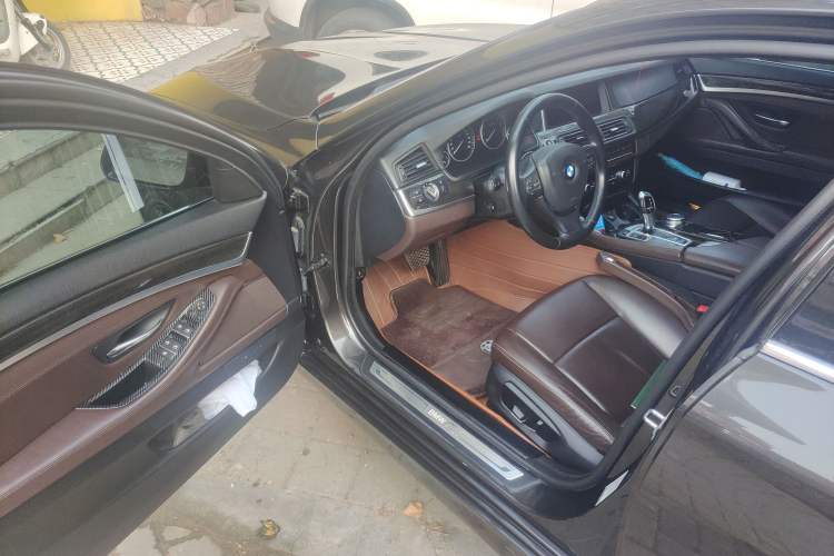 Used BMW 5 Series 2014 525Li Luxury Design Package
