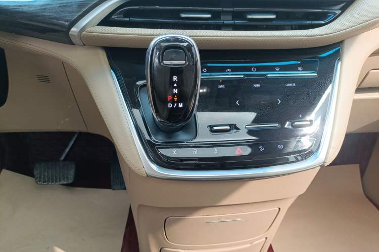 Used Buick GL8 2021 ES Land Cruiser 653T Luxury Edition
