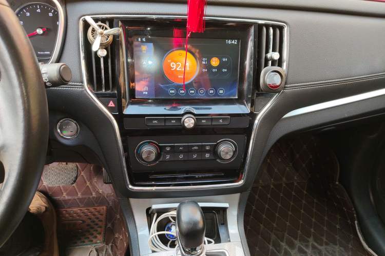 Used Roewe RX5 2018 20T Two-Wheel Drive Automatic Flagship Edition
