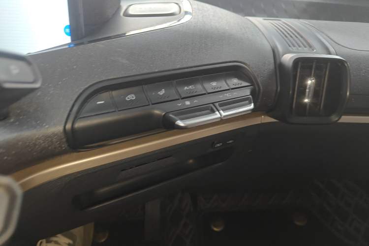 Used Baojun KiWi EV 2021 Designer Lithium Iron Phosphate