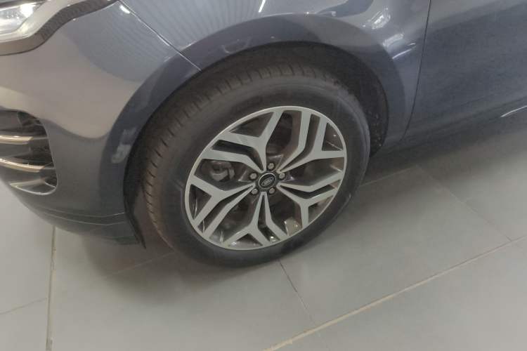 Used Land Rover Range Rover Evoque 2024 Aurora L 249 PS Prestige Light-Chasing Edition
