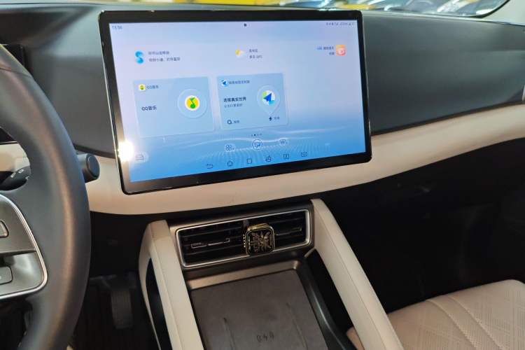 Used BYD Yuan UP 2024 401KM Beyond Edition Audio And AC Panel