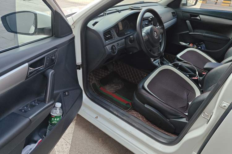 Used Volkswagen Lavida 2013 Revised Classic 1.6L Automatic Fashion Edition