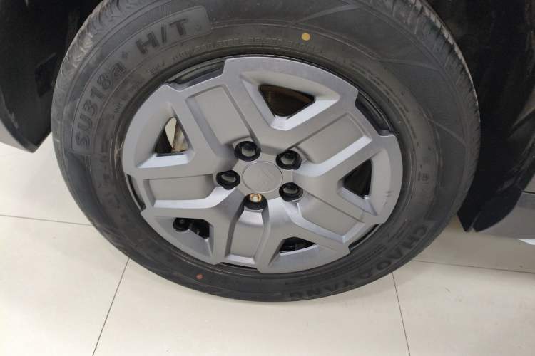 Used BYD Yuan UP 2024 401 km Active Version Right Rear Wheel Hub