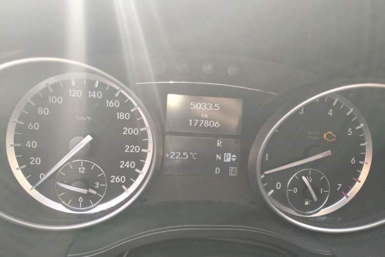 Used Mercedes-Benz R-Class 2011 R 300 L Business Model