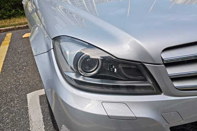 Used Mercedes-Benz C-Class 2011 C 300 Fashion Model Right Front Headlight