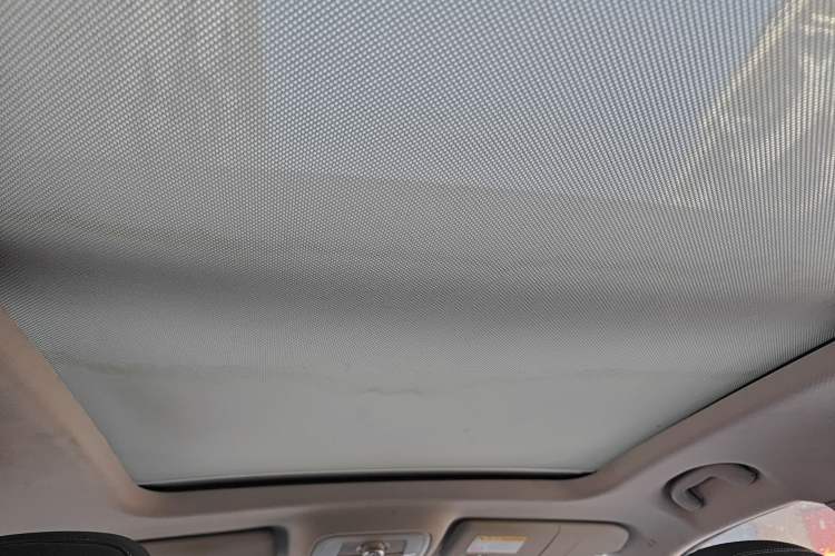 Used Roewe RX5 2016 20T Two-Wheel Drive Automatic Internet Smart Edition