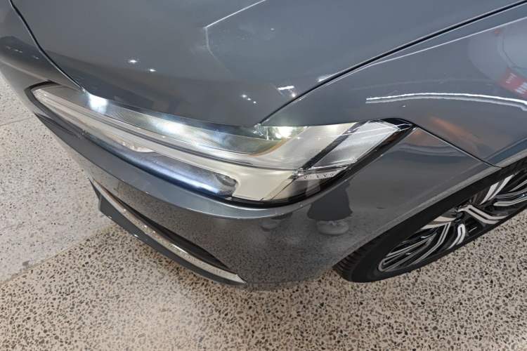 Used Volvo S90 New Energy 2022 T8 eDrive Hybrid Luxury Edition Left Front Headlight