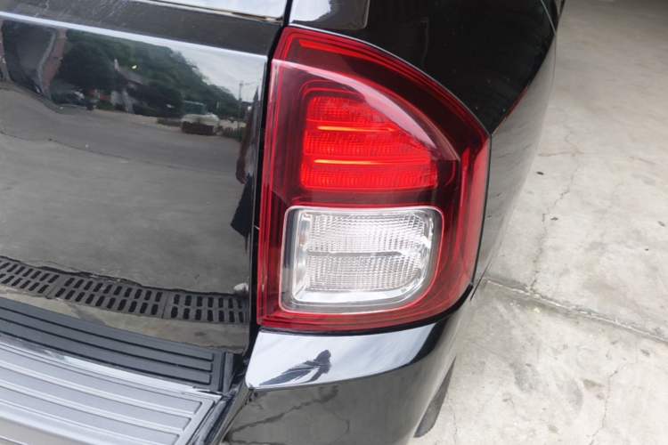 Used Jeep Compass 2014 2.0L two-wheel drive sport version