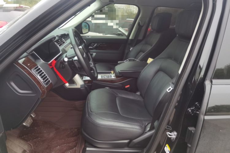 Used Land Rover Range 2022 3.0 L6 400 PS Classic Extended Version
