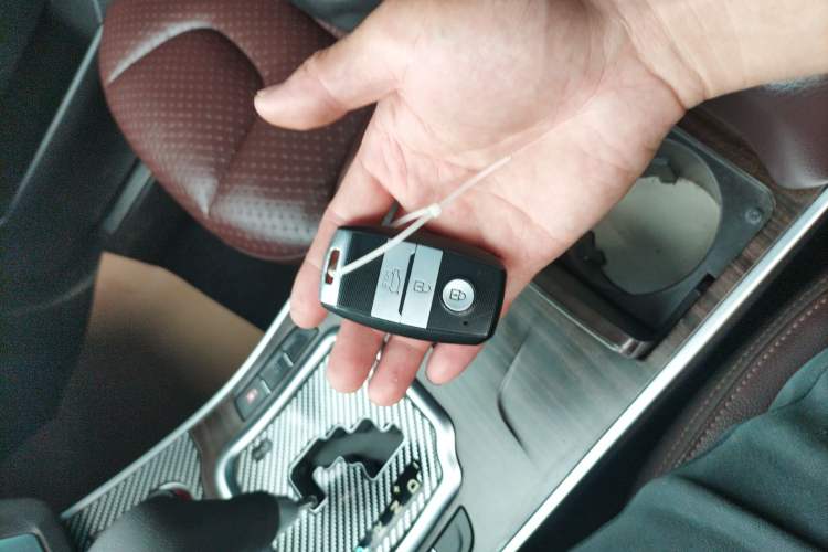 Used Land X7 2015 2.0T Panoramic Prestige Edition
