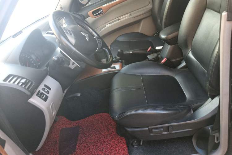 Used Mitsubishi Pajero Sport 2011 3.0L Luxury Navigation Edition