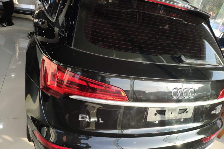Used Audi Q5L 2021 40 TFSI Fashion Dynamic Model