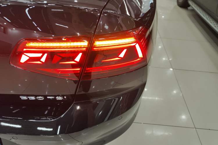 Used Volkswagen Magotan 2020 330TSI DSG Luxury Edition Exterior 3