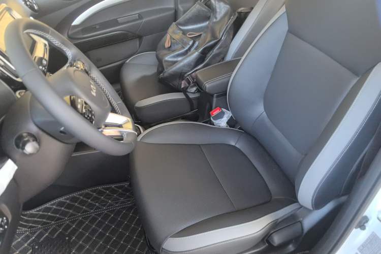 Used Kia kx1 Stonic 2021 1.4L CVT Fun & Sunroof Model
