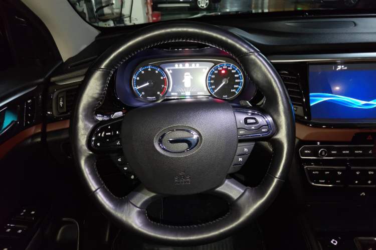 Used GAC Trumpchi GS8 2017 320T Two-Wheel Drive Luxury Smart Connectivity Version (7 Seats)
