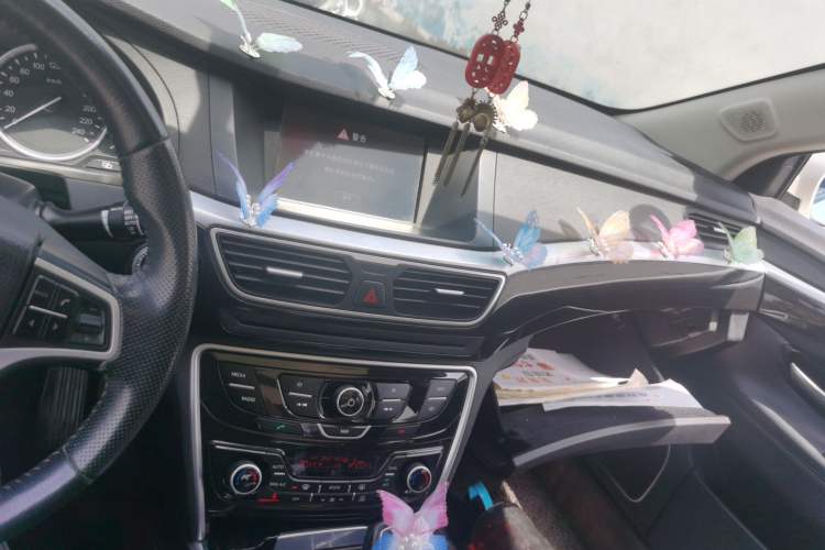 Used Geely Auto Emgrand GT 2015 2.4L Luxury Model
