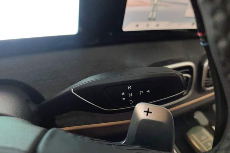 Used Chery Tiggo 9 2023 2.0T Dual-Clutch Two-Wheel Drive Prestige Version 5 Seats Gear Lever