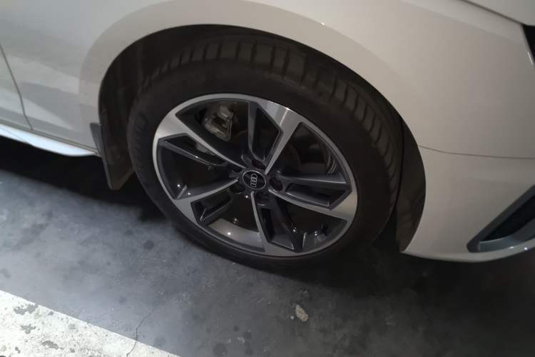 Used Audi A4L 2024 40 TFSI Fashion Dynamic Model Right Front Wheel Hub