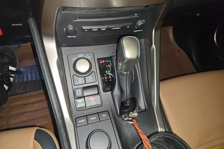 Used Lexus NX 2016 200 All-Wheel Drive FENGSHANG Version Gear Lever