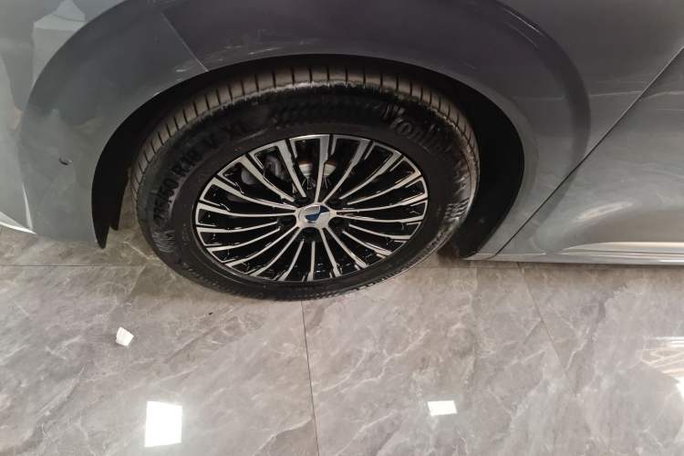 Used Denza D9 2022 DM-i 970 Four-Wheel Drive Flagship Model