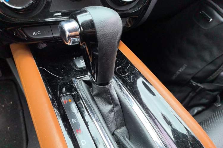 Used Honda Vezel 2017 1.8L CVT Front-Wheel Drive Pioneer Edition Gear Lever