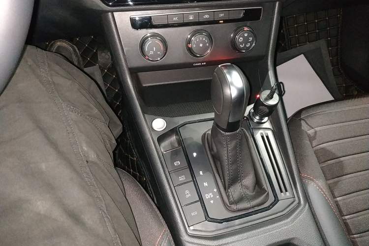 Used Volkswagen Lavida 2024 300TSI DSG Starry Sky Deluxe Edition Gear Lever