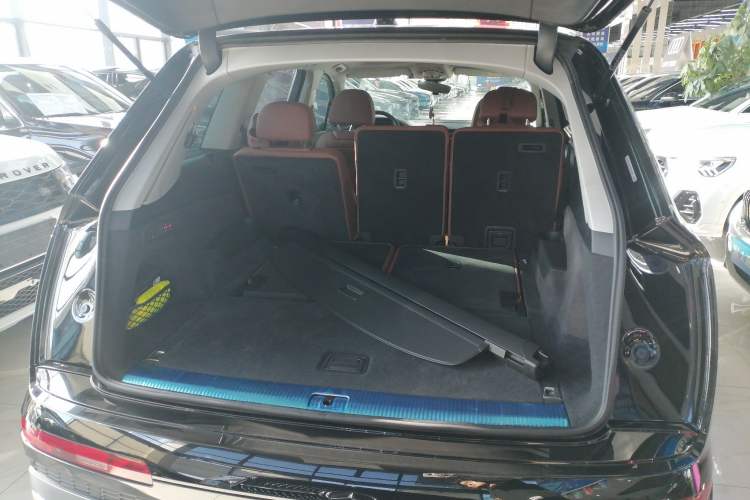 Used Audi Q7 2023 55 TFSI quattro S line Sport Edition
