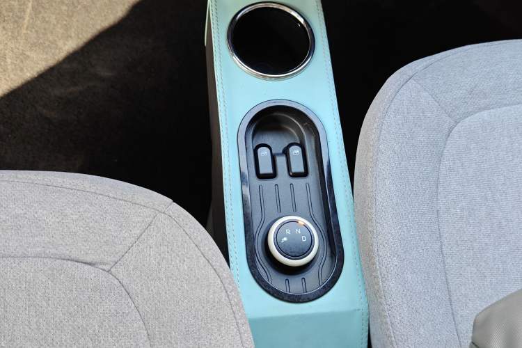 Used Wuling Hongguang MINIEV 2021 Macaron Premium Model – Lithium-NMC Gear Lever