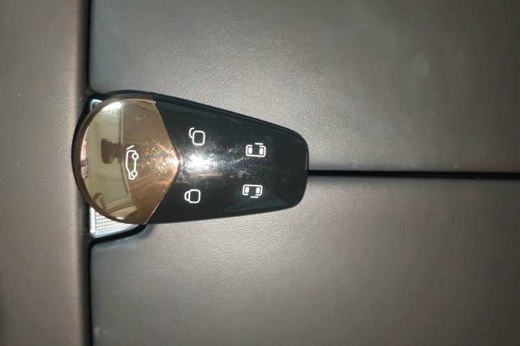 Used VOYAH Dream 2025 PHEV Four-Wheel-Drive Flagship Version – Qiankun Edition