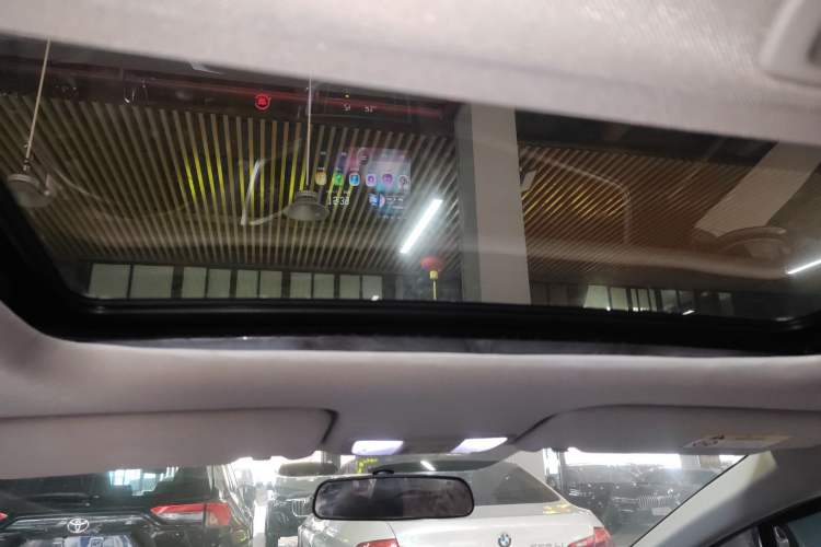 Used Honda Jade 2017 1.8L automatic Comfort version 5 seats
