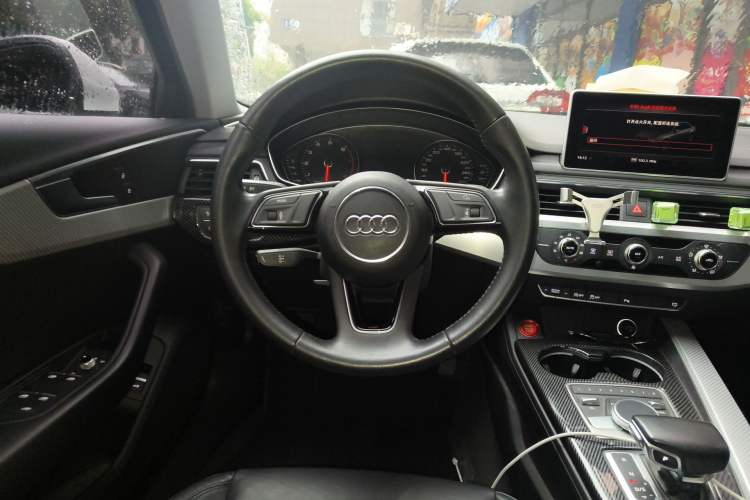 Used Audi A4L 2017 Plus 40 TFSI Ambition Model Steering Wheel
