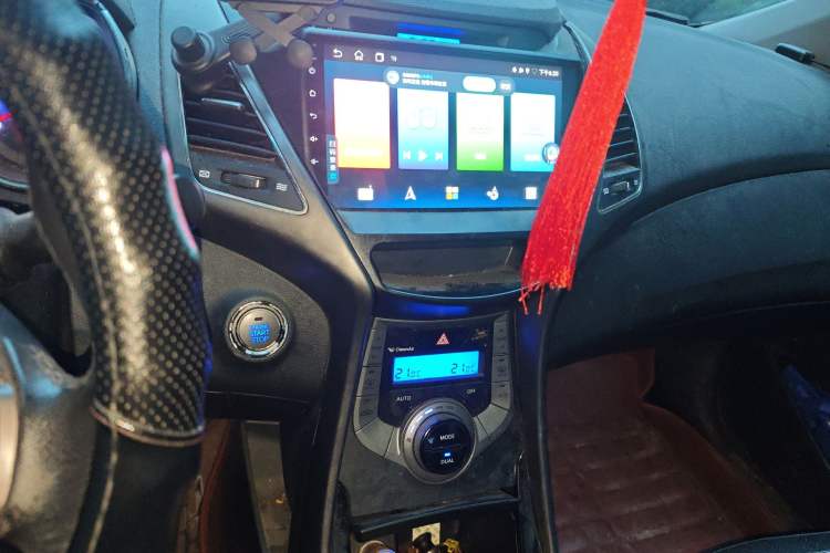 Used Hyundai Elantra (5th Generation / Langdong) 2013 1.6L Automatic Luxury Model Audio And AC Panel