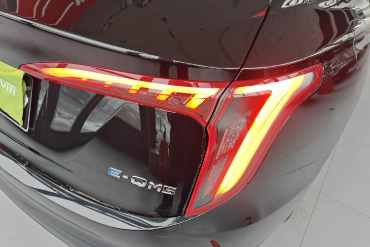 Used Hongqi E-QM5 2022 431 km Charge & Enjoy Edition

