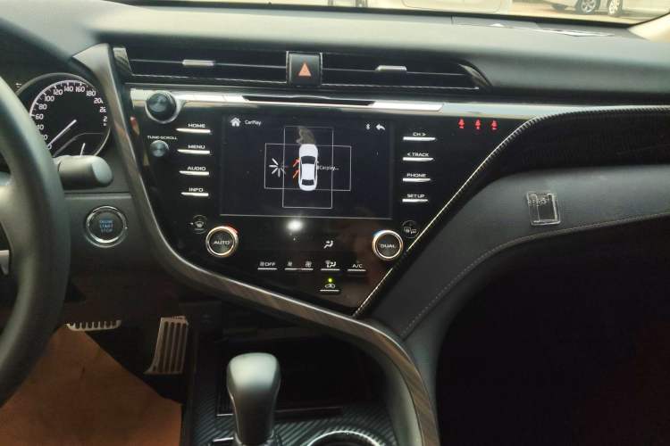 Used Toyota Camry 2018 2.5G Luxury Edition Audio And AC Panel
